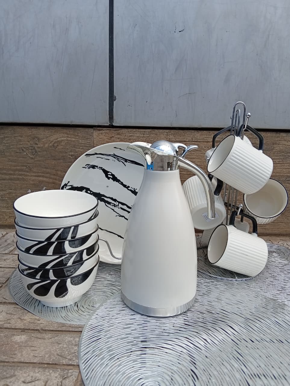 19-Piece Dinner Set Combo with 2L Thermo Flask